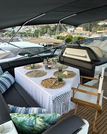 Motoryacht 21 Avec Equipage Botel Barcelona