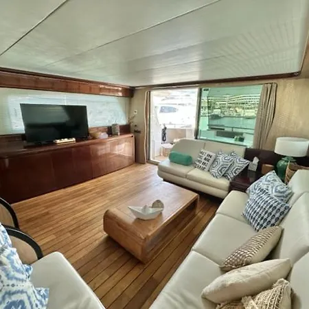 Motoryacht 21 Avec Equipage Barcelona