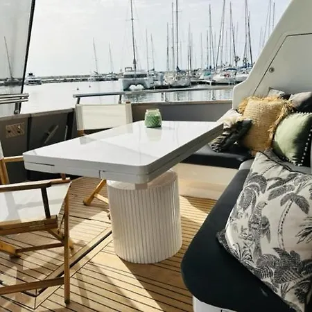Motoryacht 21 Avec Equipage Botel *