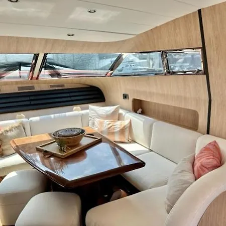 Motoryacht 21 Avec Equipage *