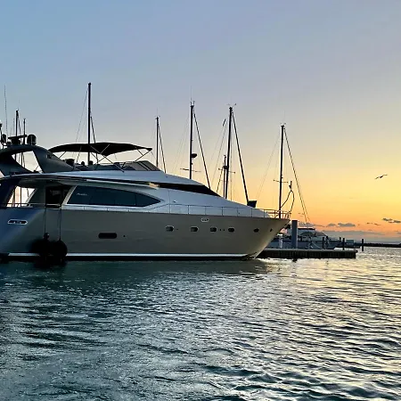 Båthotell Motoryacht 21 Avec Equipage