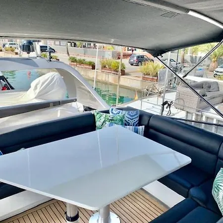 Motoryacht 21 Avec Equipage Tekne